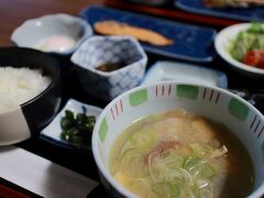 8：30　北陸道/尼御前SA

珍しくどこへ行くか決めていない朝。
のんびり朝御飯。
味噌汁は具沢山の豚汁！


朝定食　850円
（ドライバーズカード提示でコーヒーが無料）