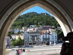 王宮の入り口から
ムーアの城跡、奥にベーナ宮殿がありますが
今回はツアー外です
