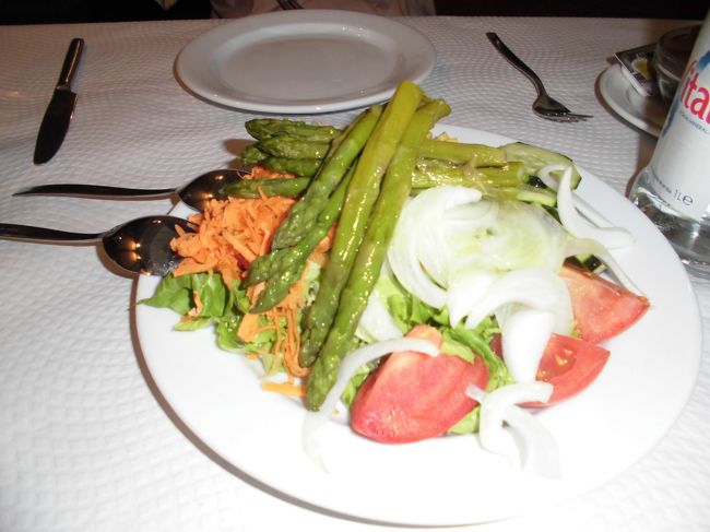 サラダ<br />ランチのサラダよりチョット豪華