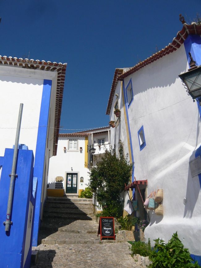 白と青の可愛い街。