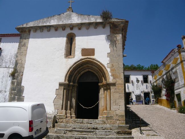 お目当てのレストランはブルゴ。<br />途中にサンペドロ教会とサンマルティーニ礼拝堂があります。