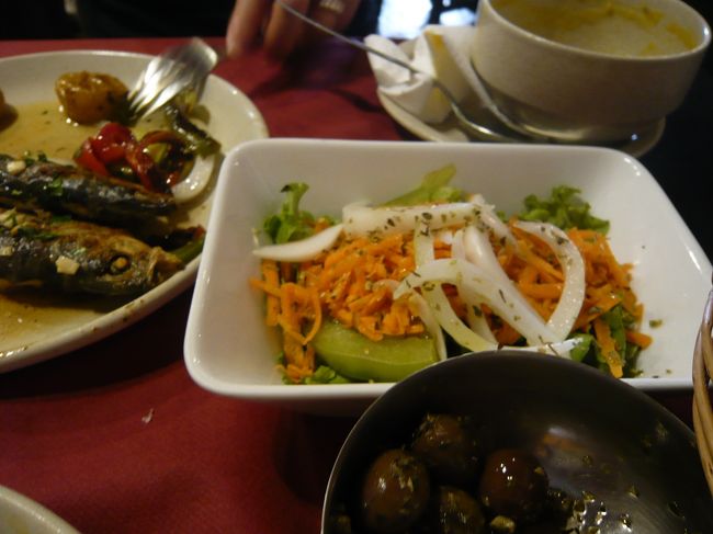 サラダはスモール。