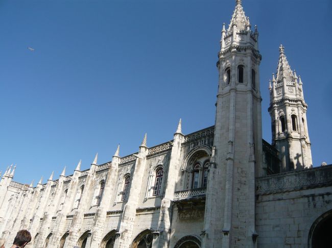 翌日も快晴！<br /><br />地下鉄からトラム１５に乗り換えてジェロニモス修道院へ。