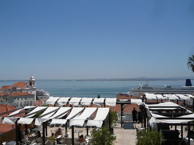 展望台で降りて歩きます。