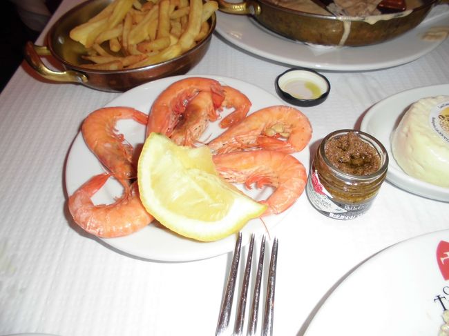 小エビのゆでたのです。<br />ビアレストランなので、ビールを注文。