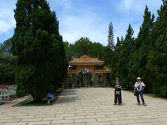 ○竹林禅院  Buddhist Meditation Monastery

ロープーウエイで着いたのは竹林禅院
ベトナム最大の禅寺らしいが、神社仏閣には興味がない。

