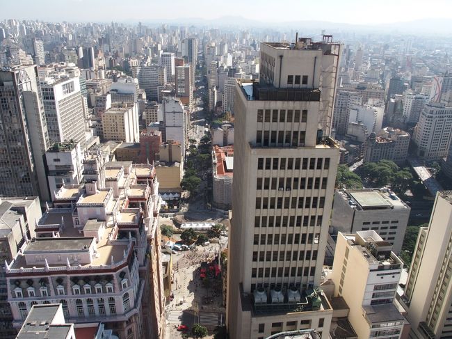 高層ビルから見る市内。多分南側だと思う