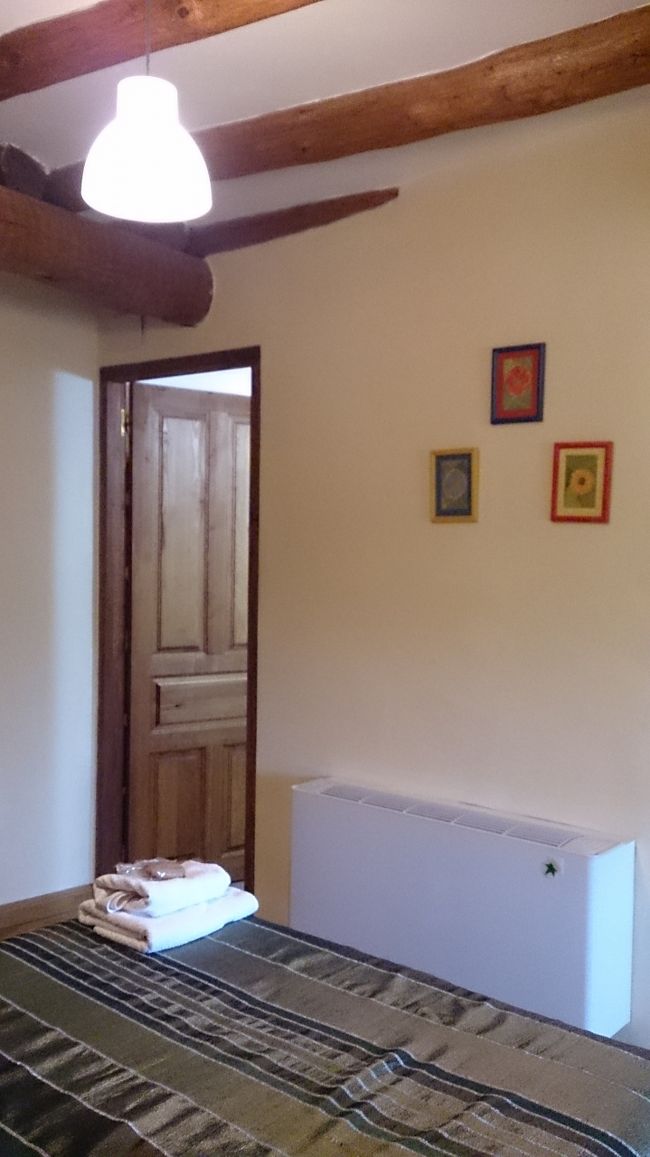 最初に迎えてくれたのは、英語もあまり上手じゃないけどとても親しみやすいおかみさんでした。<br /><br />「今日の泊り客はあなた一人だから、ゆっくり寛いで」と言っていました。