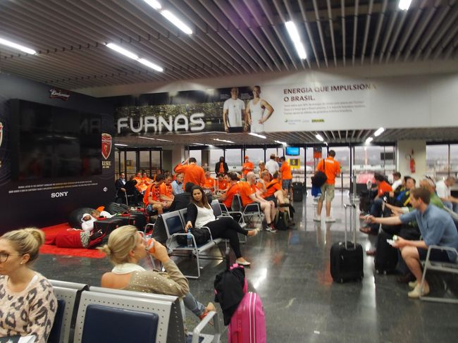 Salvadorへ飛ぶOranjeサポ御一行様