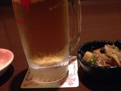 夕食 どこかに食べに行こうかとおもってたけど ホテルの下に居酒屋さんあって ドリンク券ももらえたから ありがたく使わせていただきました(^^)
ちょっとは節約しなくちゃね