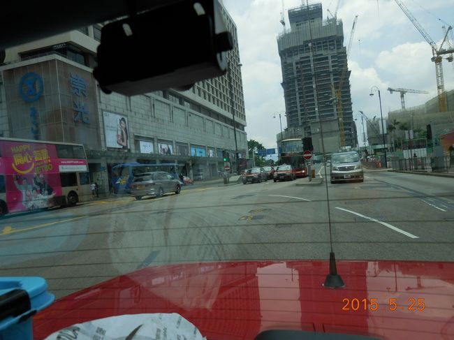 ホテルに隣接して工事中のビル。<br />次はどこまでできてるかなぁ・・・