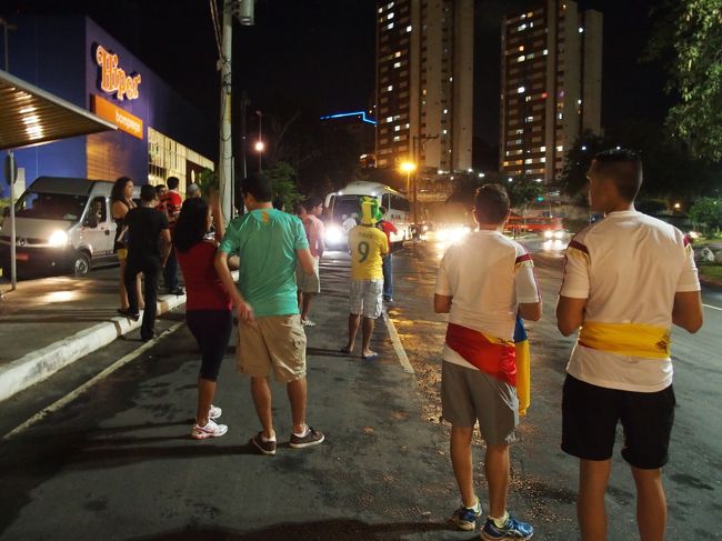 路線バスで荷物を預けてたホテルに戻る