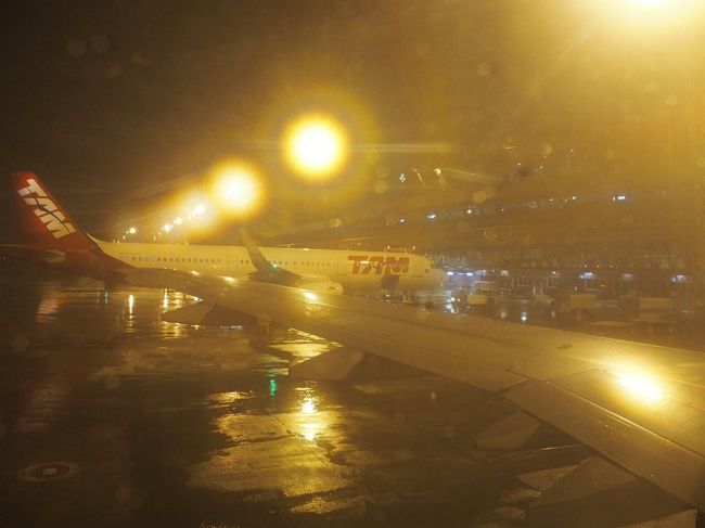 決戦の地Recife到着。こちらも雨
