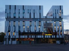 ウプサラ・コンサート＆会議場(Uppsala Konsert & Kongress)とヴァクサラ広場(Vaksala torg)

http://www.ukk.se/