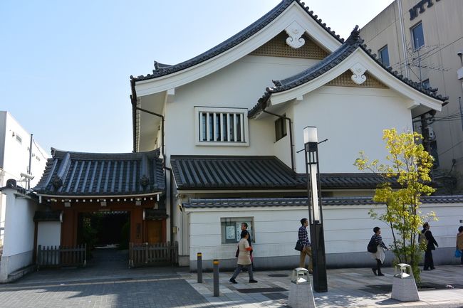 奈良駅前から伸びる三条通りをぶらぶら。