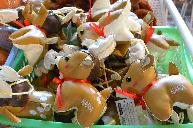 東大寺大仏殿の売店の鹿さん