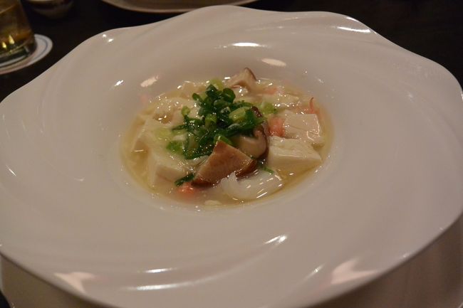 ホテル日航奈良内の中華レストラン『珠江』で夕食。<br /><br />ロイヤルコースのメイン。