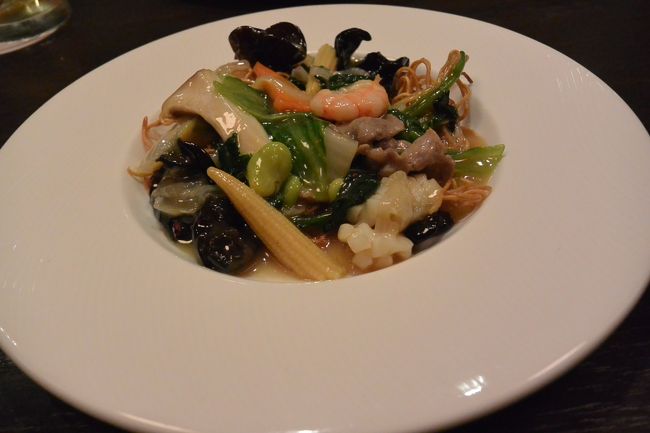 ホテル日航奈良内の中華レストラン『珠江』で夕食。<br /><br />ロイヤルコースのメイン。