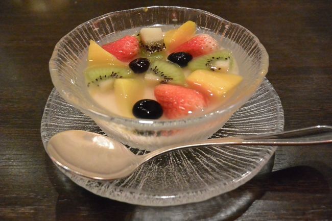 ホテル日航奈良内の中華レストラン『珠江』で夕食。<br /><br />ロイヤルコースのデザート。