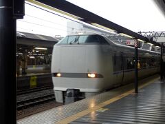 サンダーバード1号で武生へ。
残念ながらかっこよくない「ヨンダーバード」