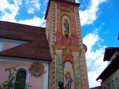 壁画がとってもキレイだった教会。