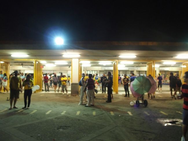 地下鉄でスタジアムへ