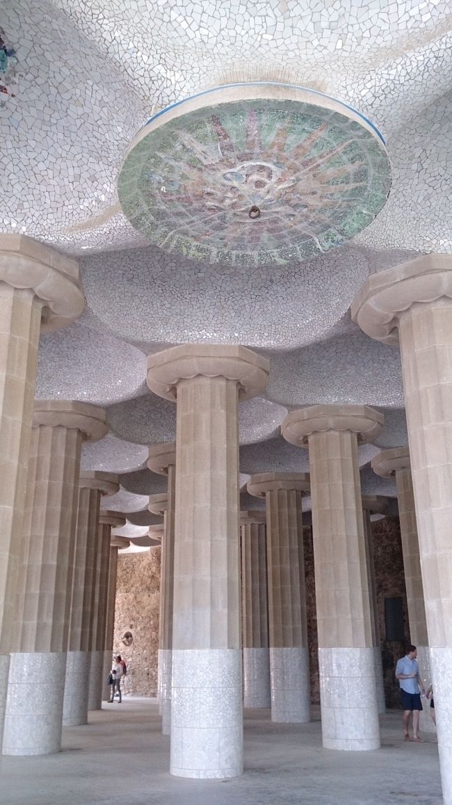 有料部分の下、柱はこんな感じ<br /><br />装飾も怠り無く