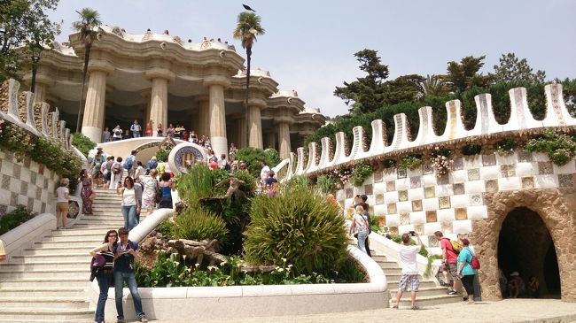 出口、ここから見上げてもすごいですね〜<br /><br />勉強不測で、何もコメント出来ない＝情けないです<br /><br />