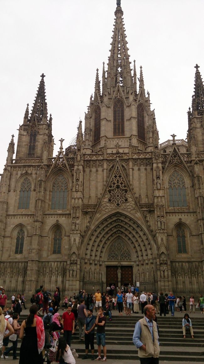 中に入らず概観だけ