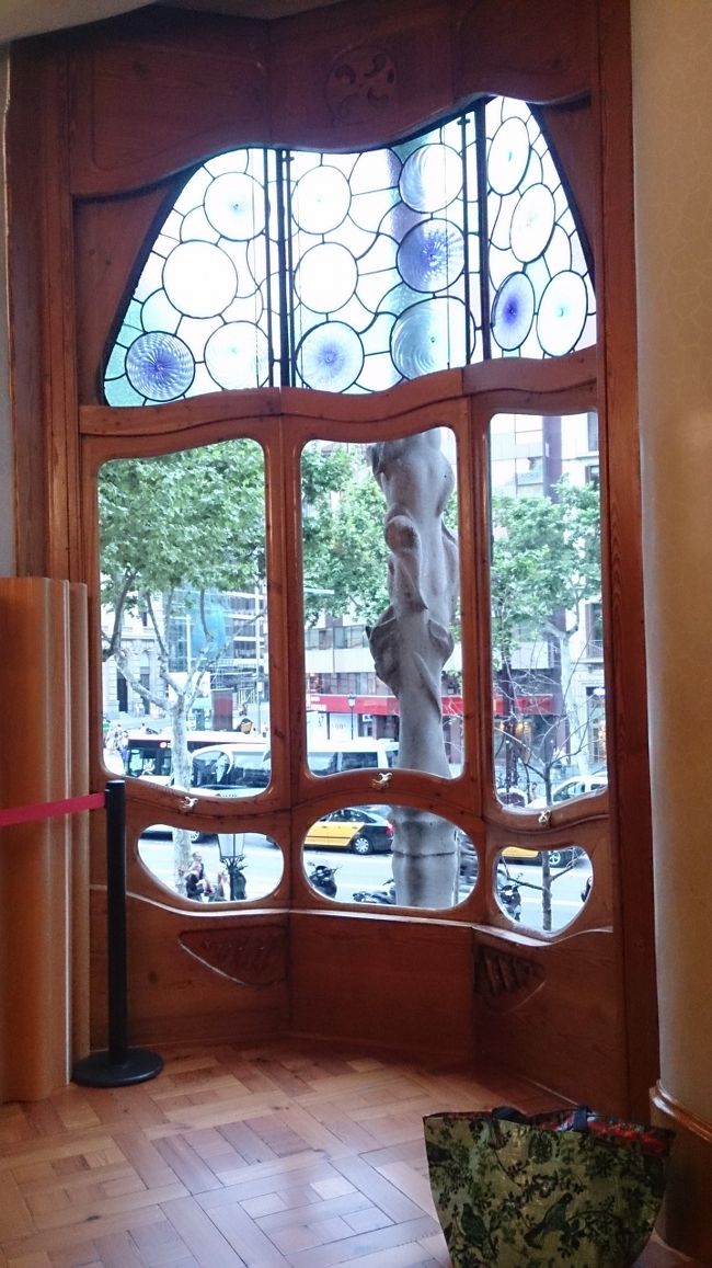 日本語のイヤホンガイドがあったので良かったです。