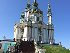 「アンドレイ教会」にやってきました
いかにもロシア調な感じです
