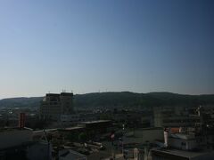 おはようございます。

ただ今の時刻は午前6時を過ぎています。

部屋から眺めた久慈駅前です。

今日も一日天気が良さそうです。

北東北3泊4日の旅の最終日です。