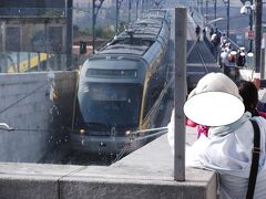 ドン・ルイス一世橋へ
二階建て橋、川面すれすれを自動車道
高所を電車（地下鉄）と、歩道が