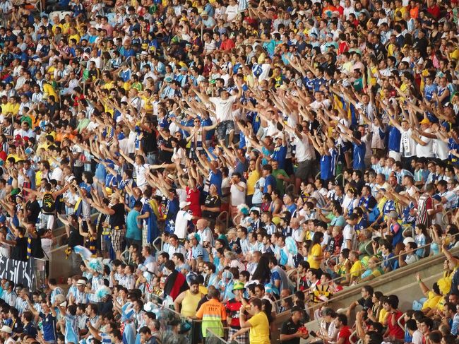 Bosniaサポは少数だが、ブラジウ人は当然Bosniaを応援するので、中立地といった感じ（笑）