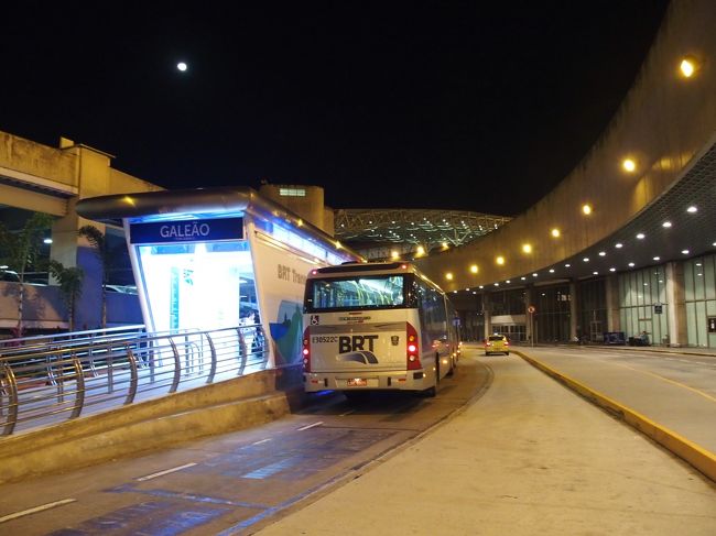 BRTで空港へ戻る。市内中心部とは逆方向なので至ってスムーズに空港へ戻れた