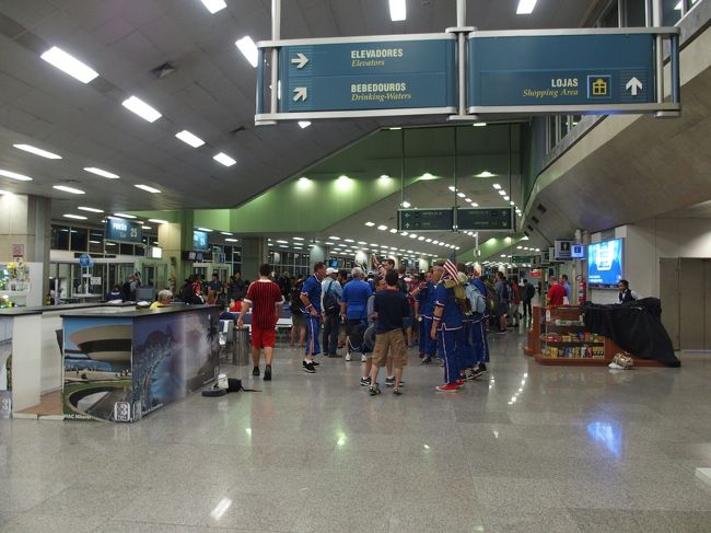 どこかのチームご一行様っぽい集団が