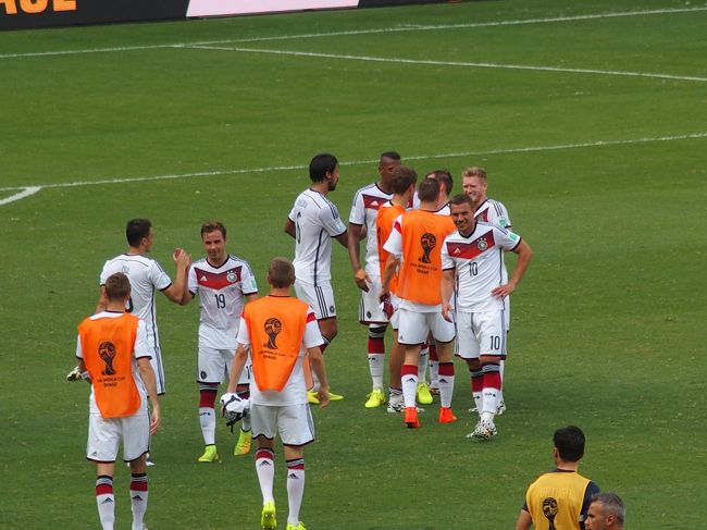 まさかの大勝を喜ぶゲルマン御一行様