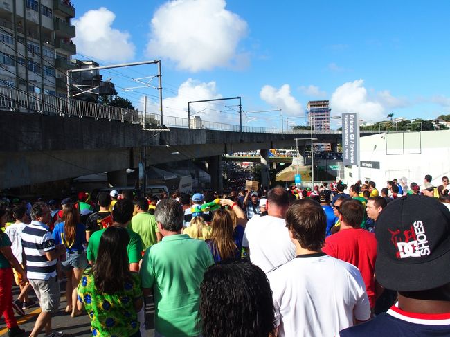 試合が終わってバスのりばまで歩く