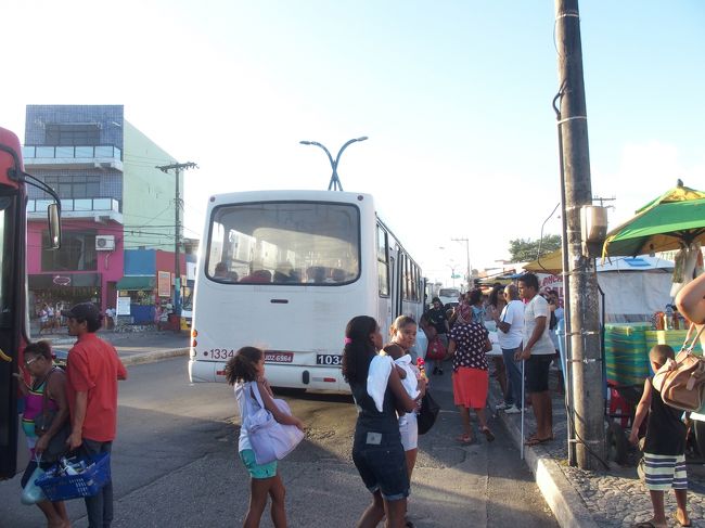 ホテル近くのバス停に到着