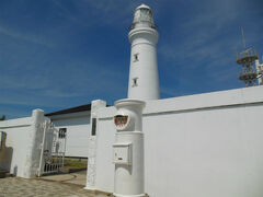 関東最東端の犬吠崎灯台には白い丸形ポストがありました