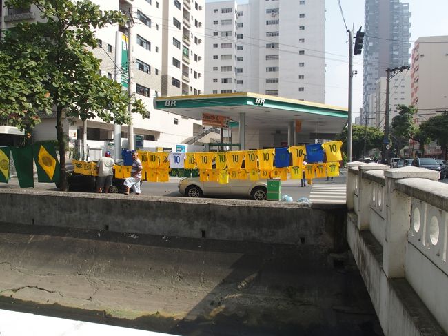 ブラジウのマッチデーということで市内至るところでこんな感じ