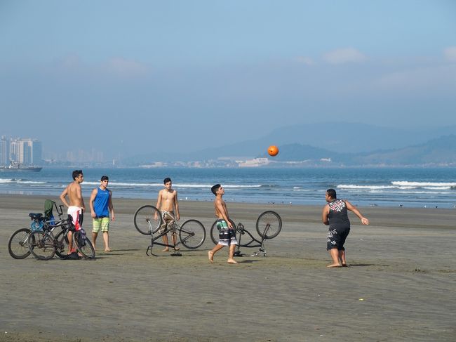 スペースがあればすぐにボールを蹴り始める