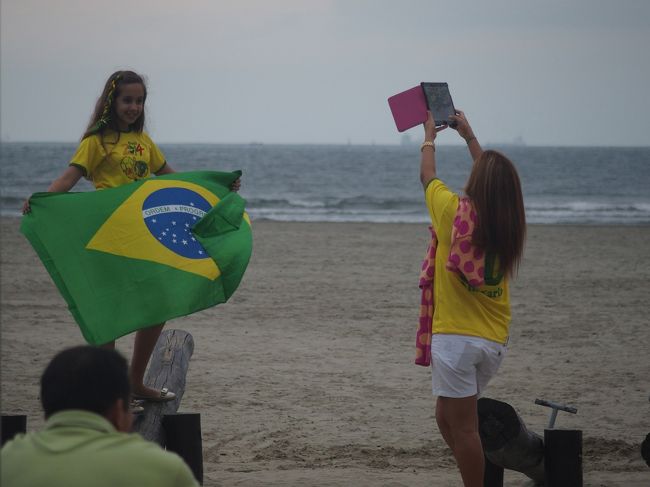 ブラジウはメヒコに引き分けたが、試合後のビーチはこんなノリ