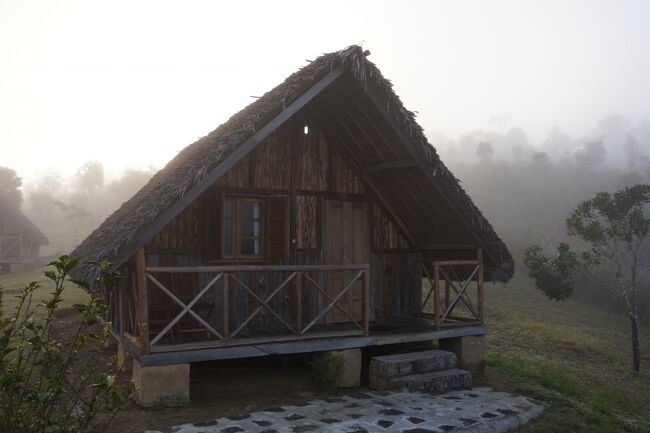 自分の宿泊したコテージ。隙間が多かった・・・。これは古い方のコテージでレストランを挟んで反対側に新館があります。