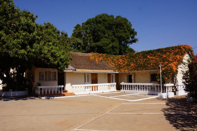 屋根もお花で埋め尽くされた可愛いレストランでした。過去に秋篠宮文仁親王と眞子様　親子も食事されたようです。（写真が飾ってあった）<br />