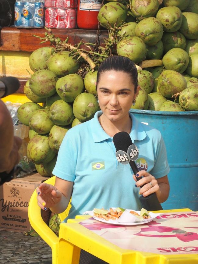 美人レポーター