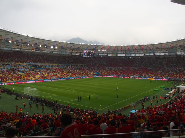 入場。後方のコルコヴァードは厚い雲に隠れて見えない