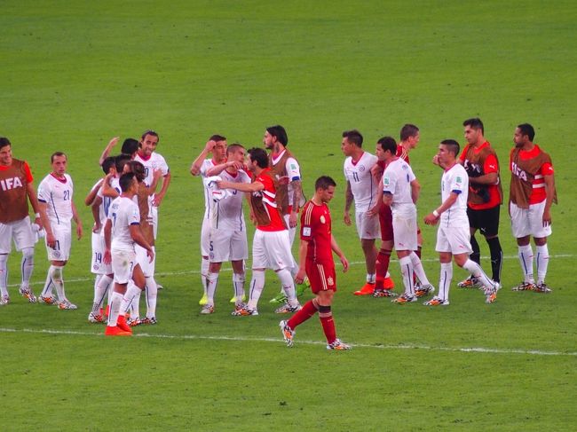 試合終了。チレは連勝でGL突破決定。世界王者は連敗であっさりと敗退決定。