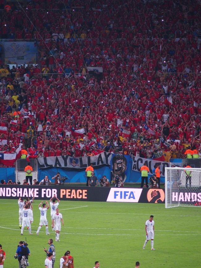 歓喜のチレサポに挨拶するチレの選手たち