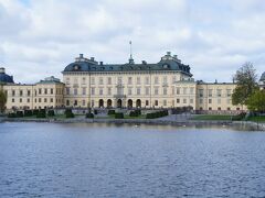 ドロットニングホルム宮殿(Drottningholms Slott)とメーラレン湖(Mälaren)

http://www.kungahuset.se/kungligaslotten/drottningholmsslott.4.19ae4931022afdcff3800012985.html